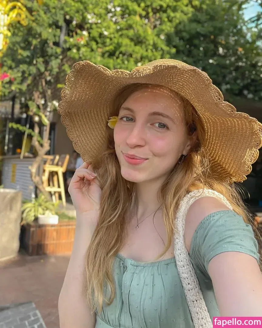 Yarify ASMR Onlyfans Photo Gallery 