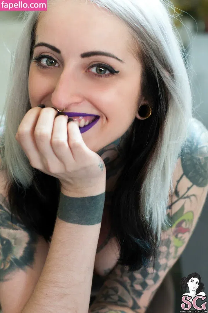 gladycesuicide Onlyfans Photo Gallery 