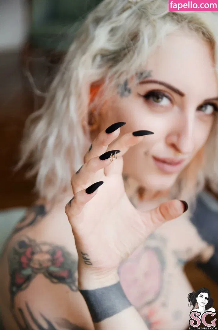 gladycesuicide Onlyfans Photo Gallery 