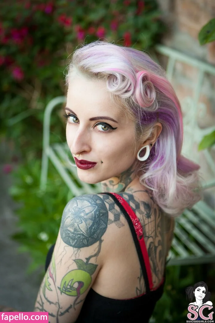 gladycesuicide Onlyfans Photo Gallery 