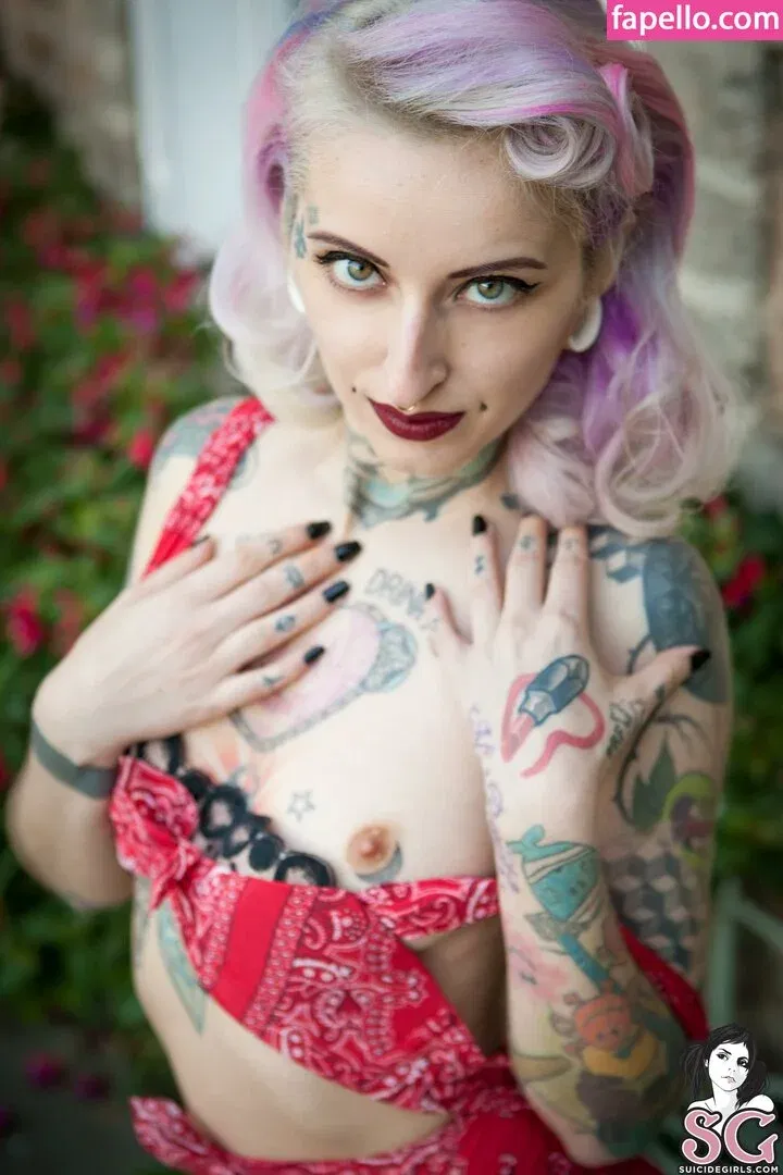 gladycesuicide Onlyfans Photo Gallery 