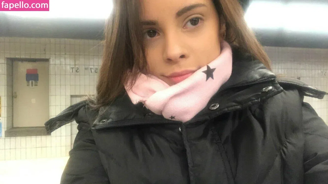 silllymel Onlyfans Photo Gallery 