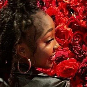 Esnzing Onlyfans Photo Gallery 