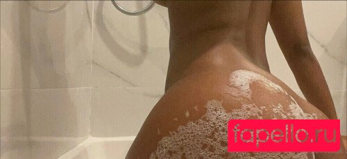 Esnzing Nude Onlyfans Photo 24