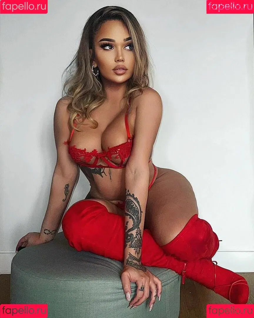 Dominyka Rae Onlyfans Photo Gallery 