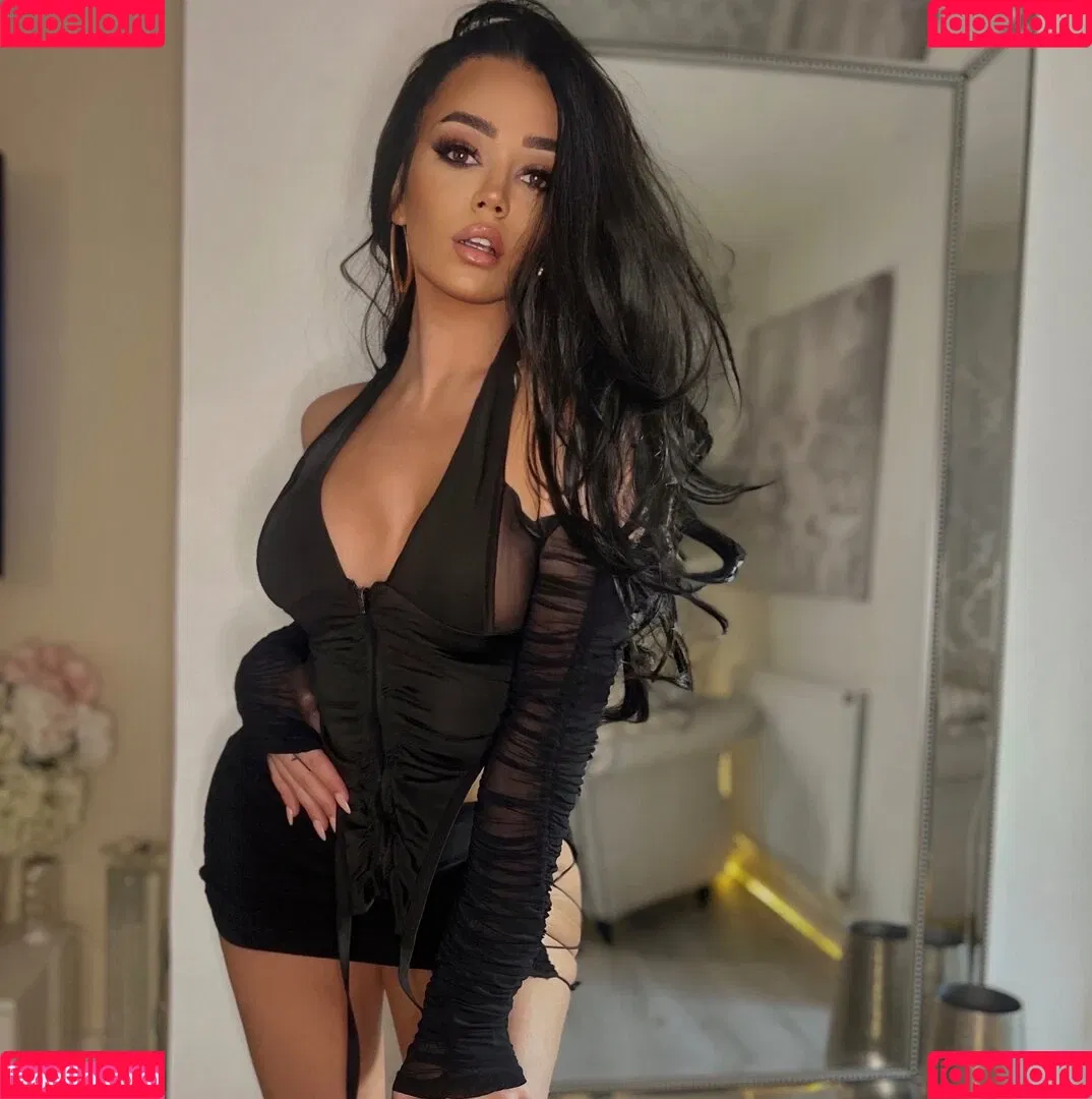 Dominyka Rae Onlyfans Photo Gallery 