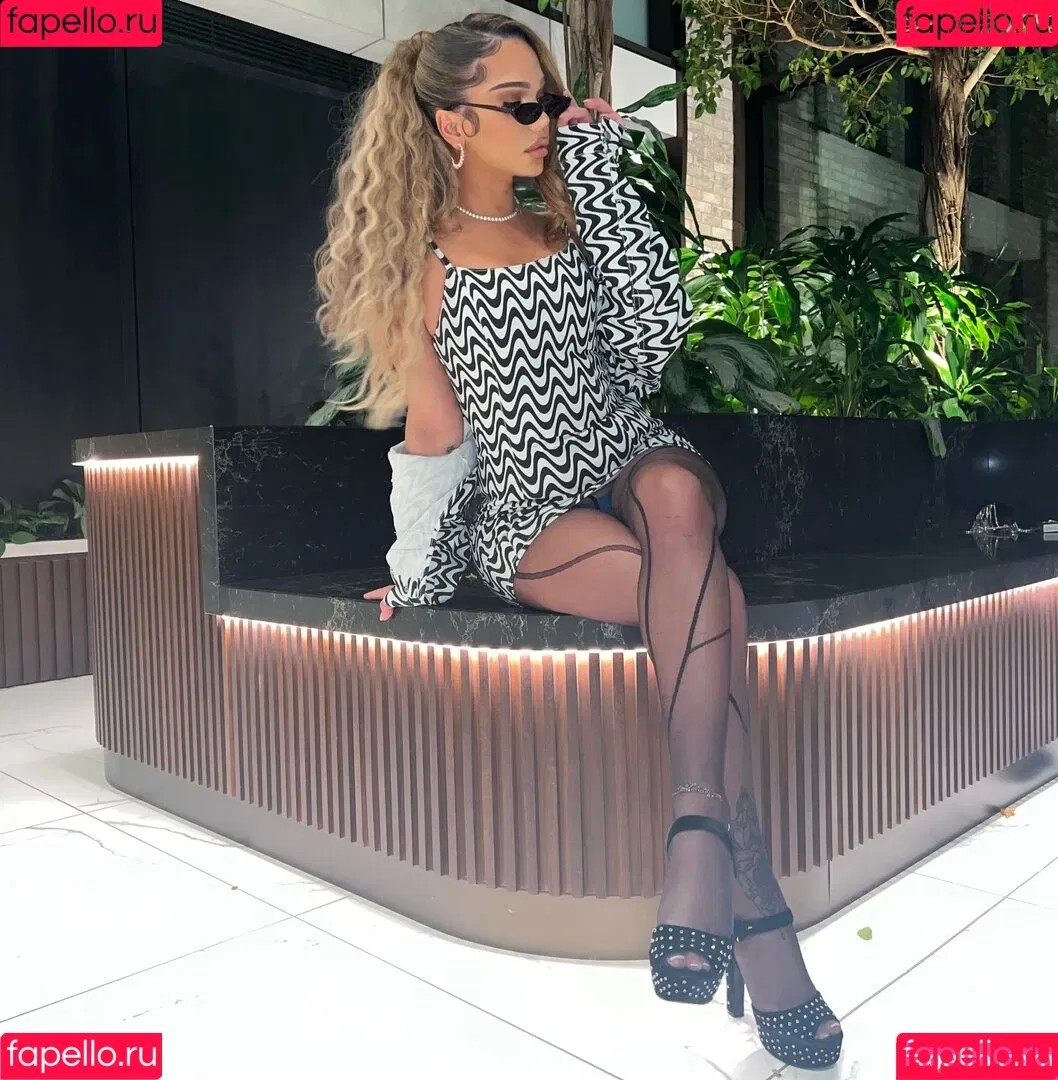 Dominyka Rae Onlyfans Photo Gallery 