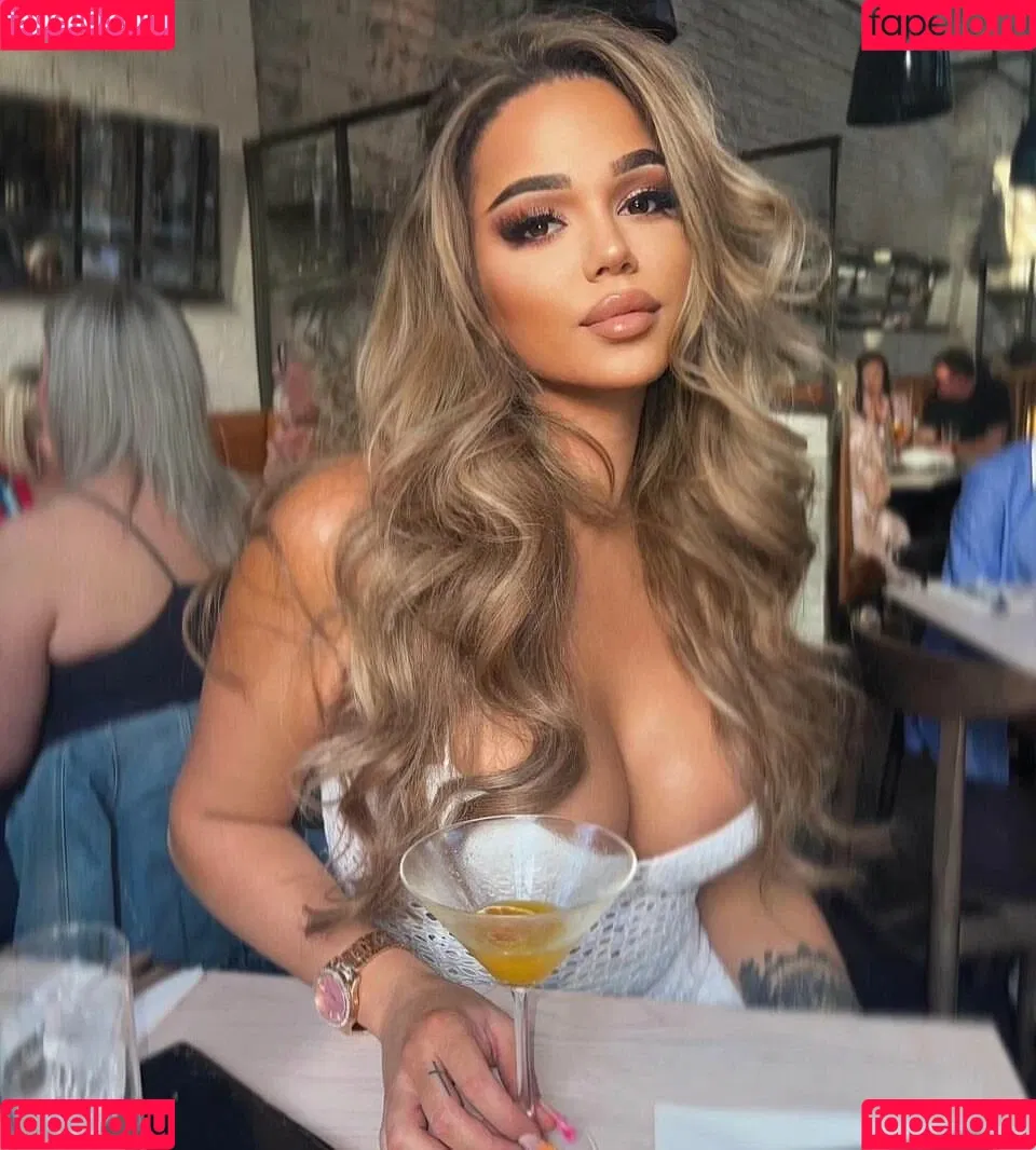 Dominyka Rae Onlyfans Photo Gallery 