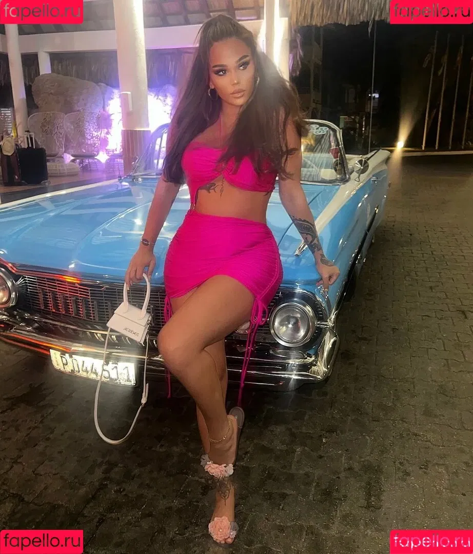 Dominyka Rae Onlyfans Photo Gallery 