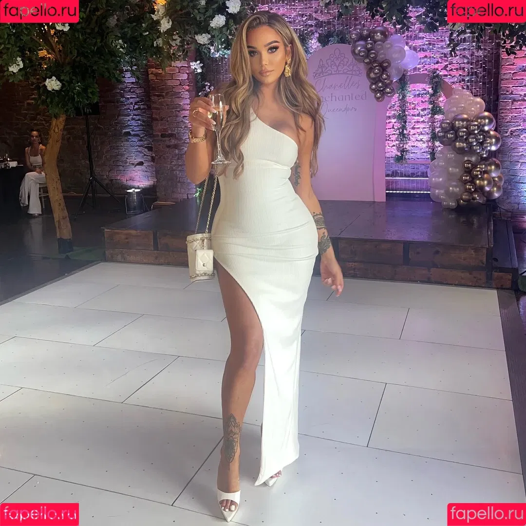 Dominyka Rae Onlyfans Photo Gallery 