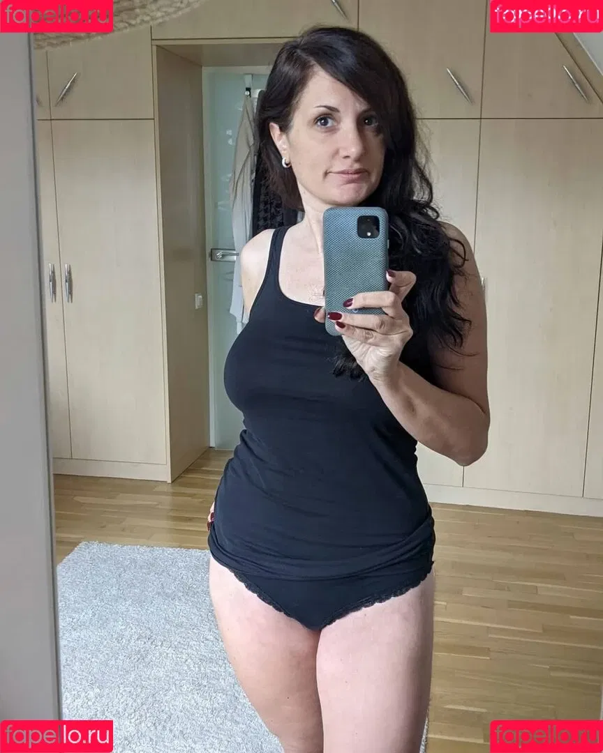 Hotwifehunny Onlyfans Photo Gallery 