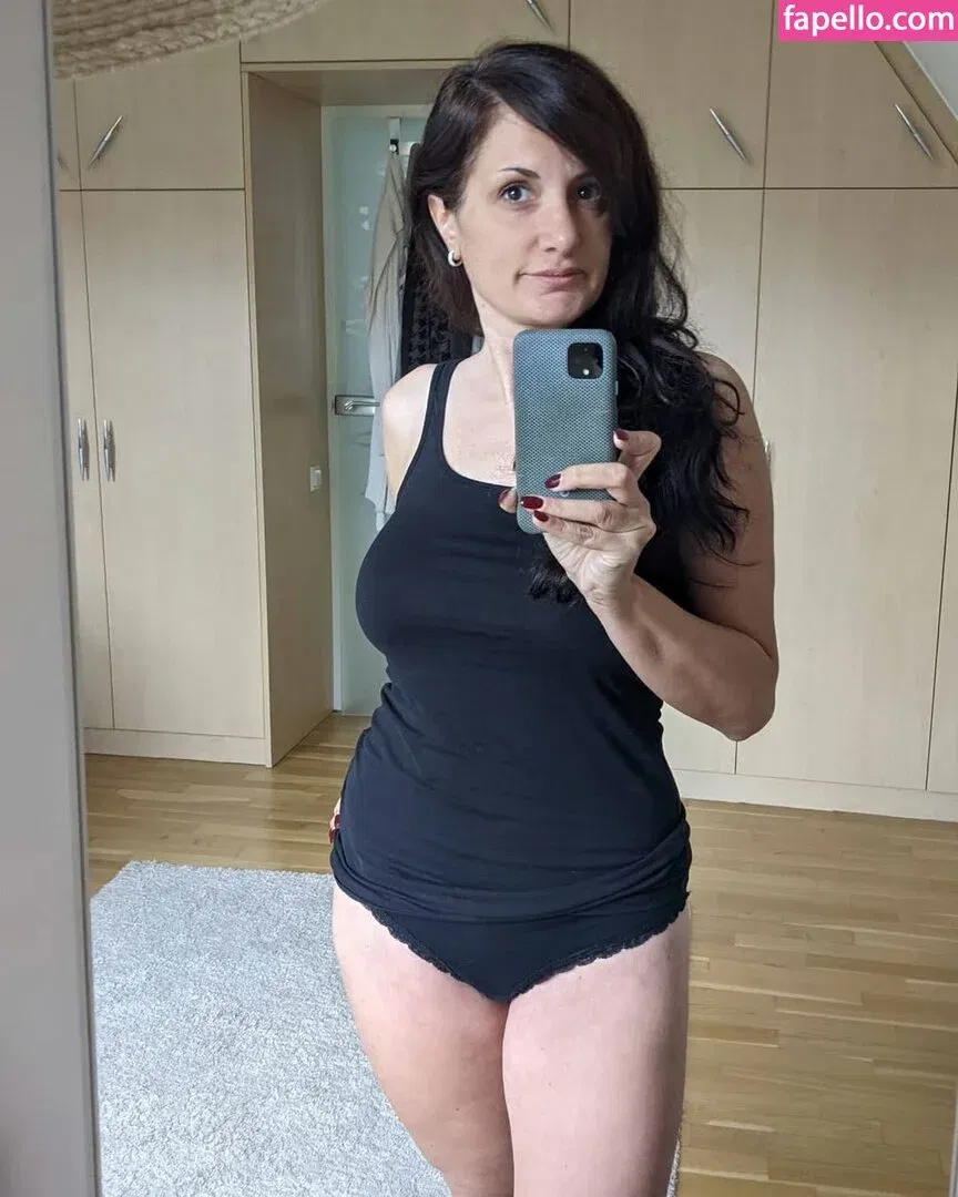 Hotwifehunny Onlyfans Photo Gallery 