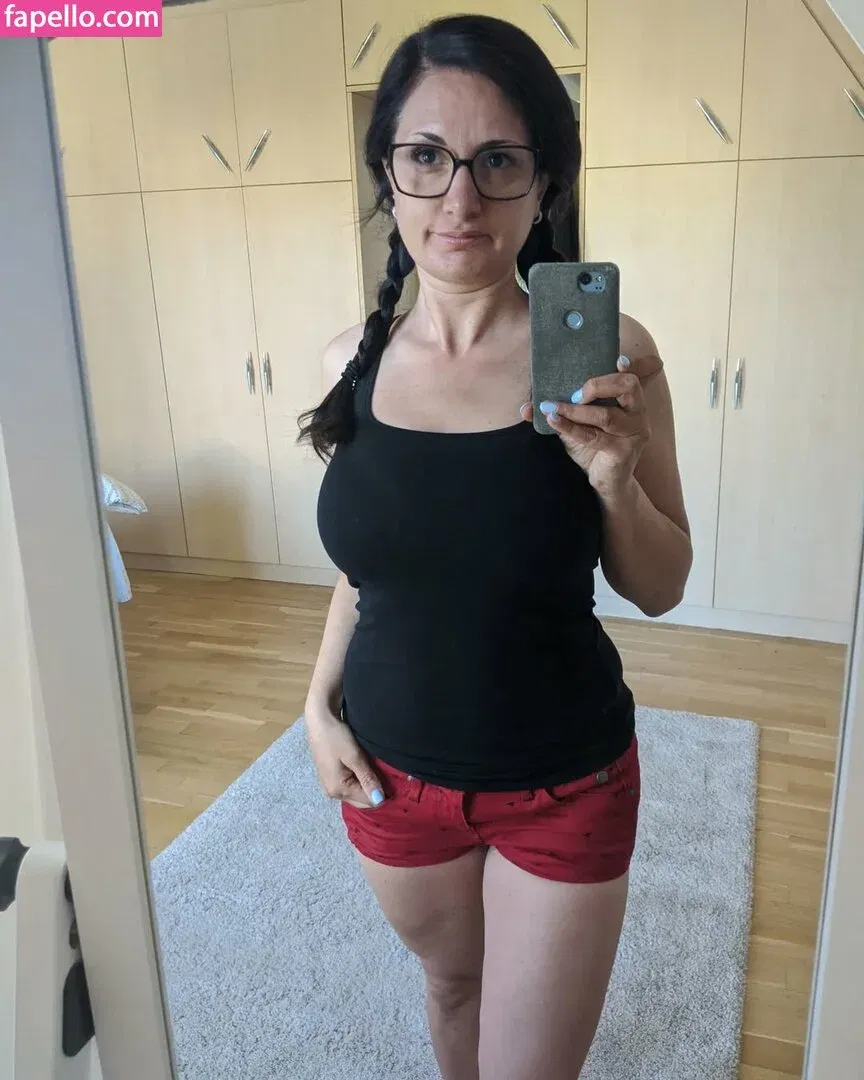 Hotwifehunny Onlyfans Photo Gallery 