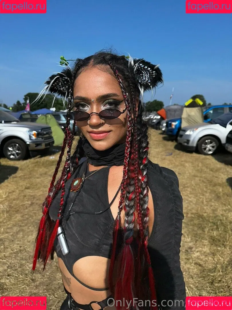 be-rave Onlyfans Photo Gallery 