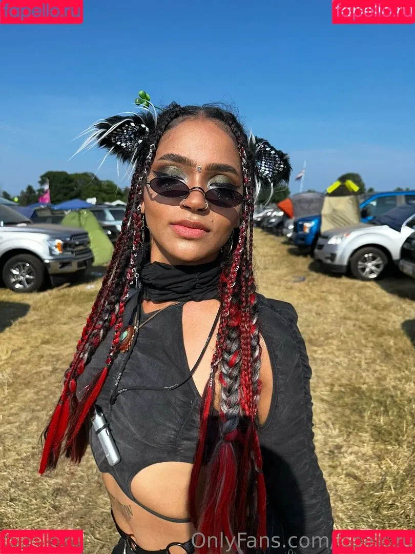 be-rave Onlyfans Photo Gallery 