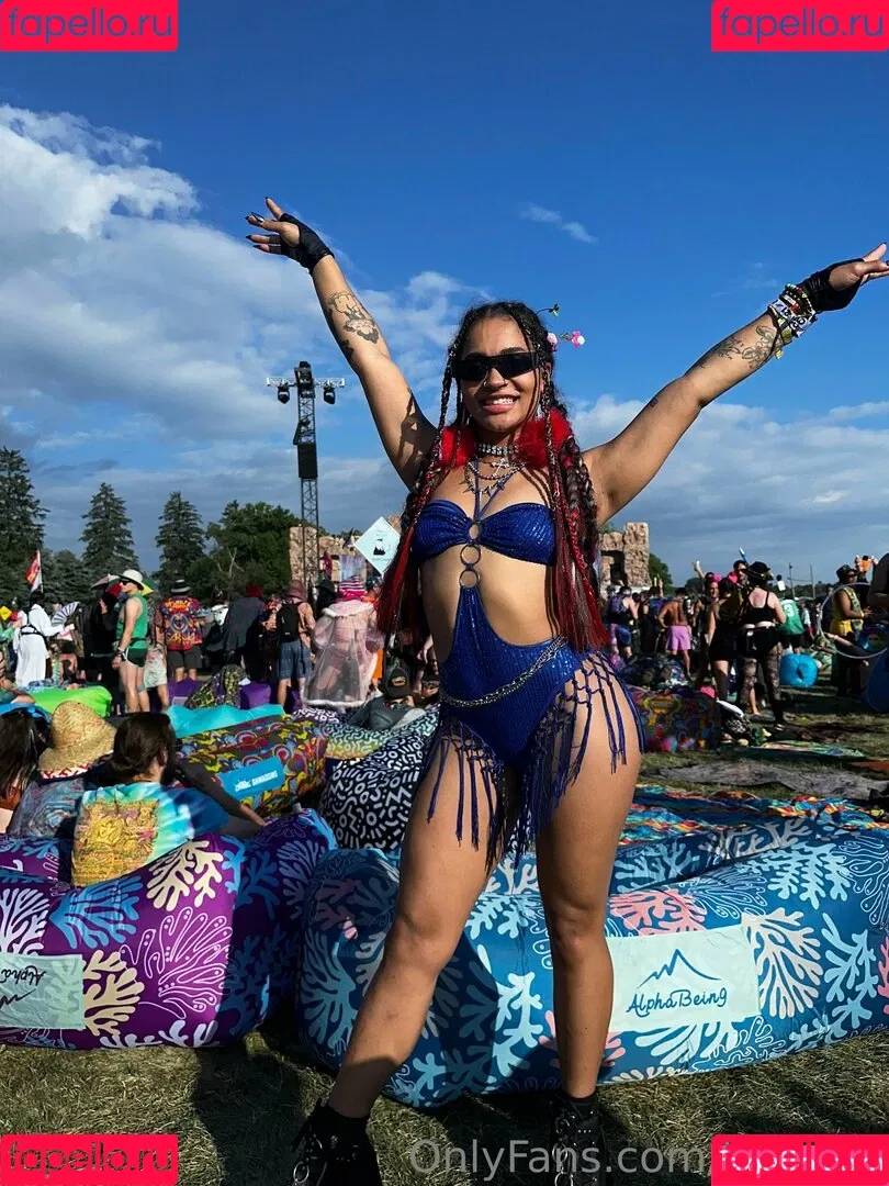 be-rave Onlyfans Photo Gallery 
