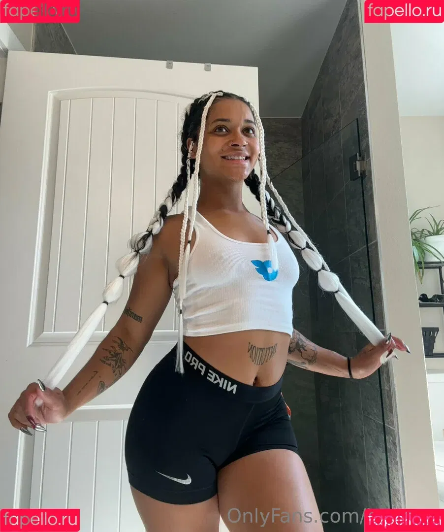 be-rave Onlyfans Photo Gallery 