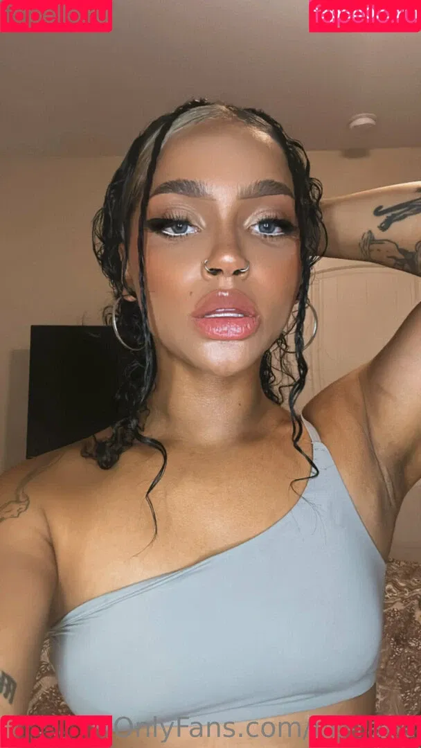 be-rave Onlyfans Photo Gallery 