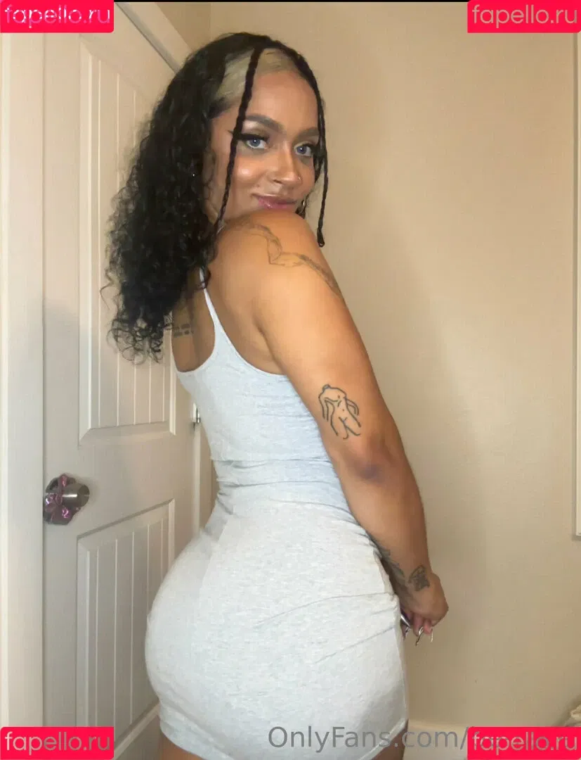 be-rave Onlyfans Photo Gallery 