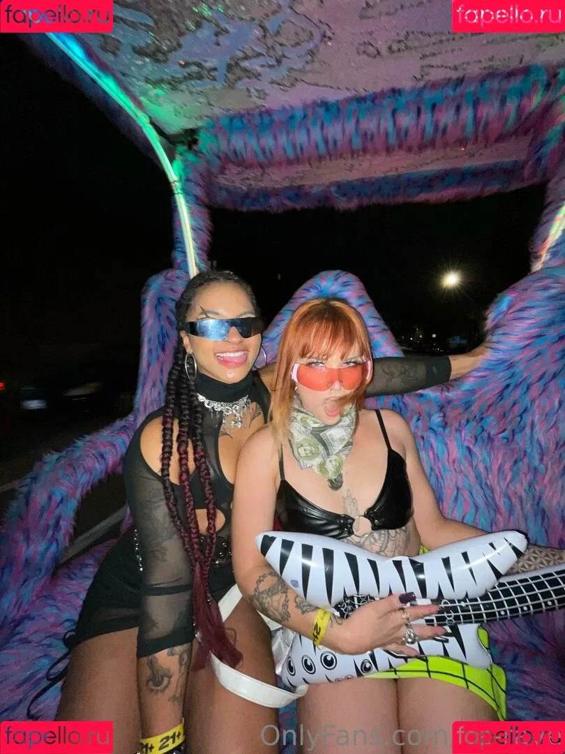 be-rave Onlyfans Photo Gallery 