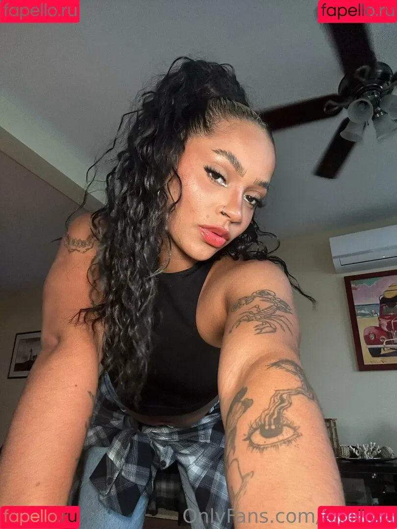 be-rave Onlyfans Photo Gallery 