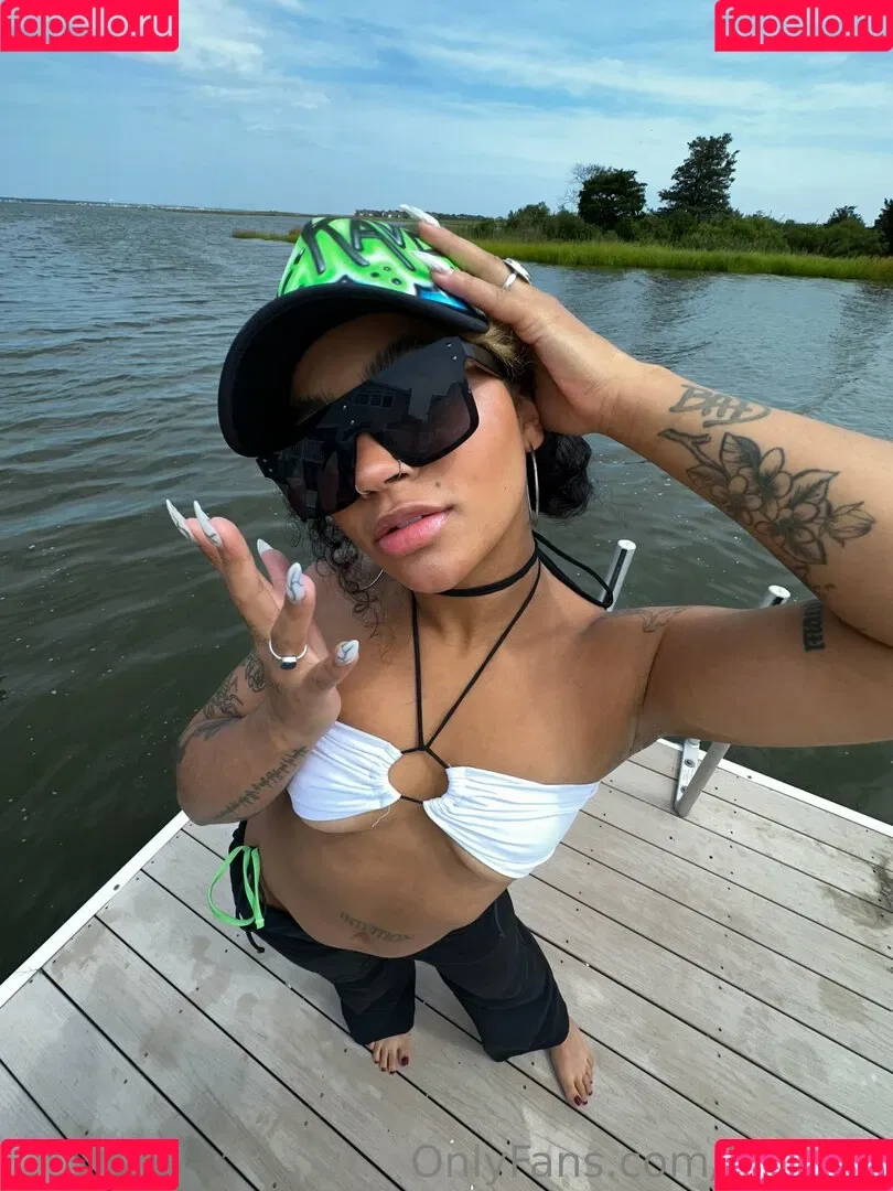be-rave Onlyfans Photo Gallery 