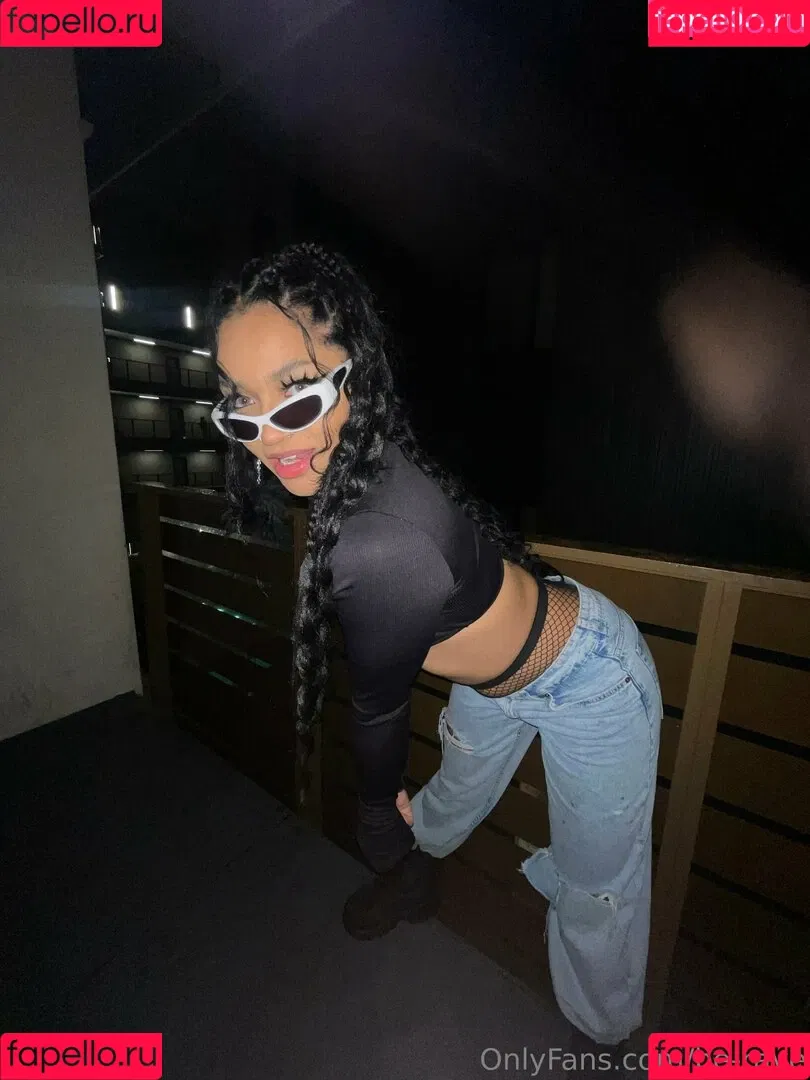 be-rave Onlyfans Photo Gallery 