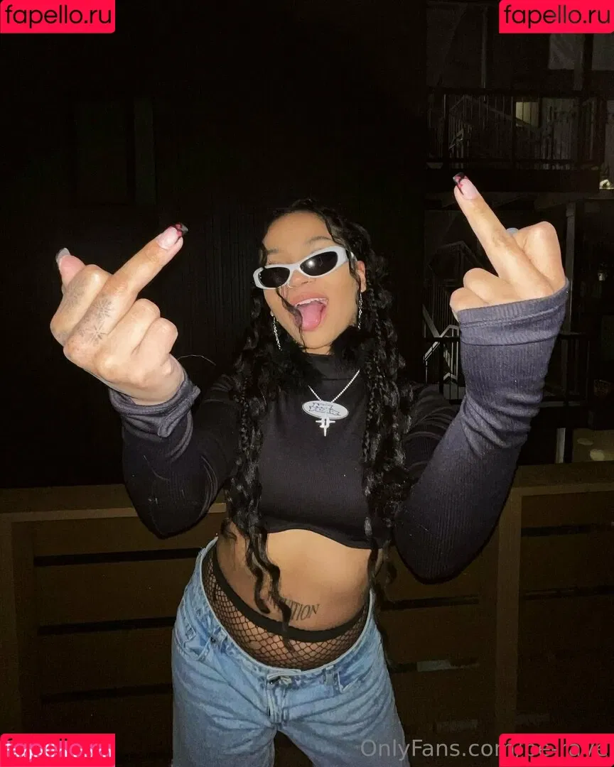be-rave Onlyfans Photo Gallery 