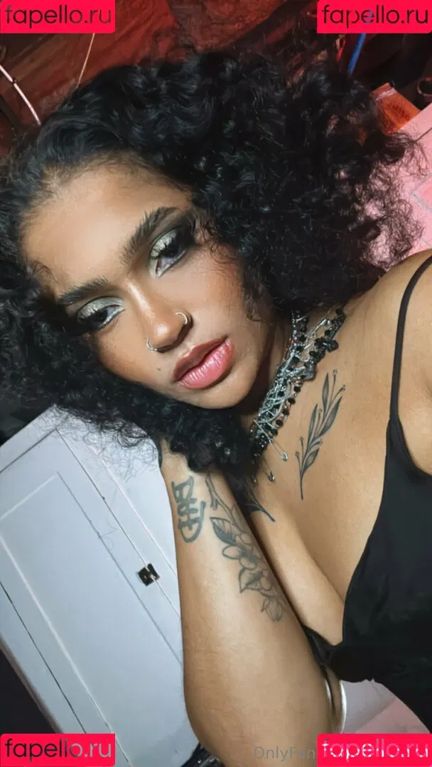 be-rave Onlyfans Photo Gallery 