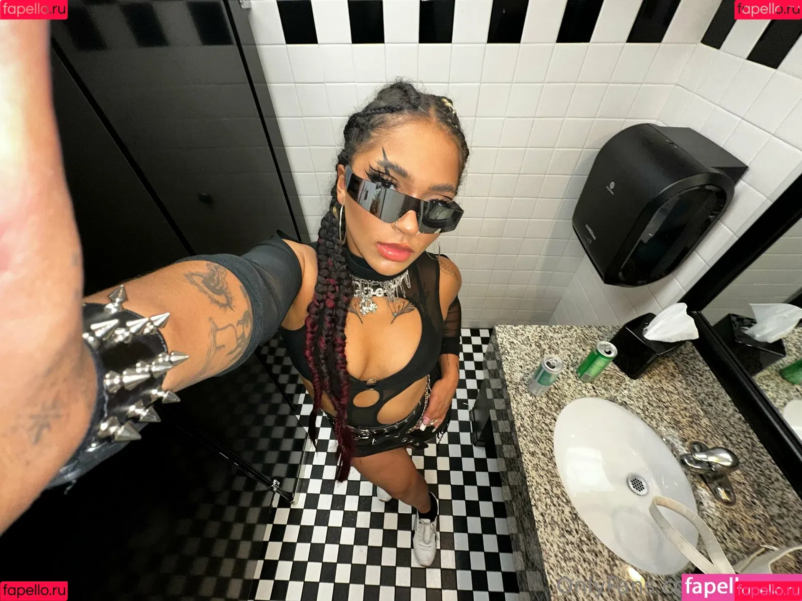 be-rave Onlyfans Photo Gallery 