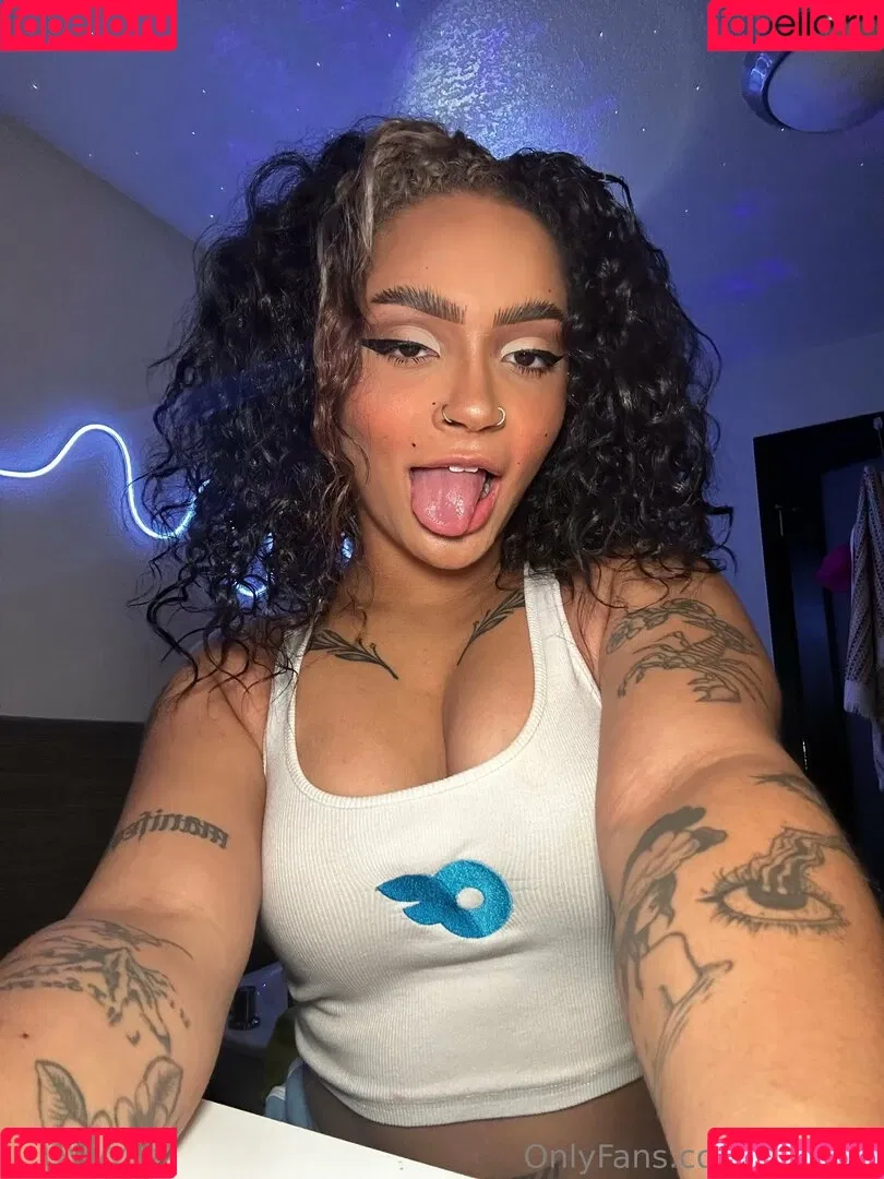 be-rave Onlyfans Photo Gallery 