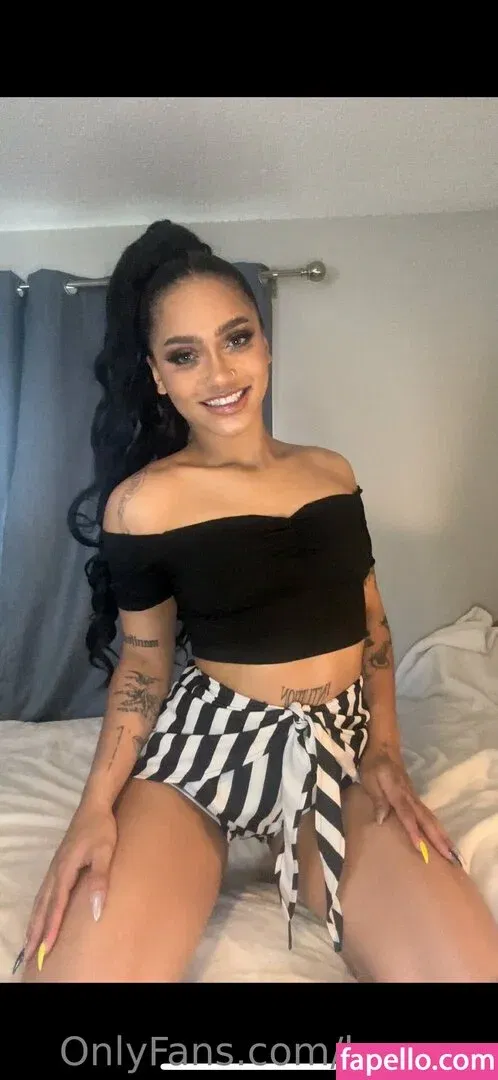 be-rave Onlyfans Photo Gallery 