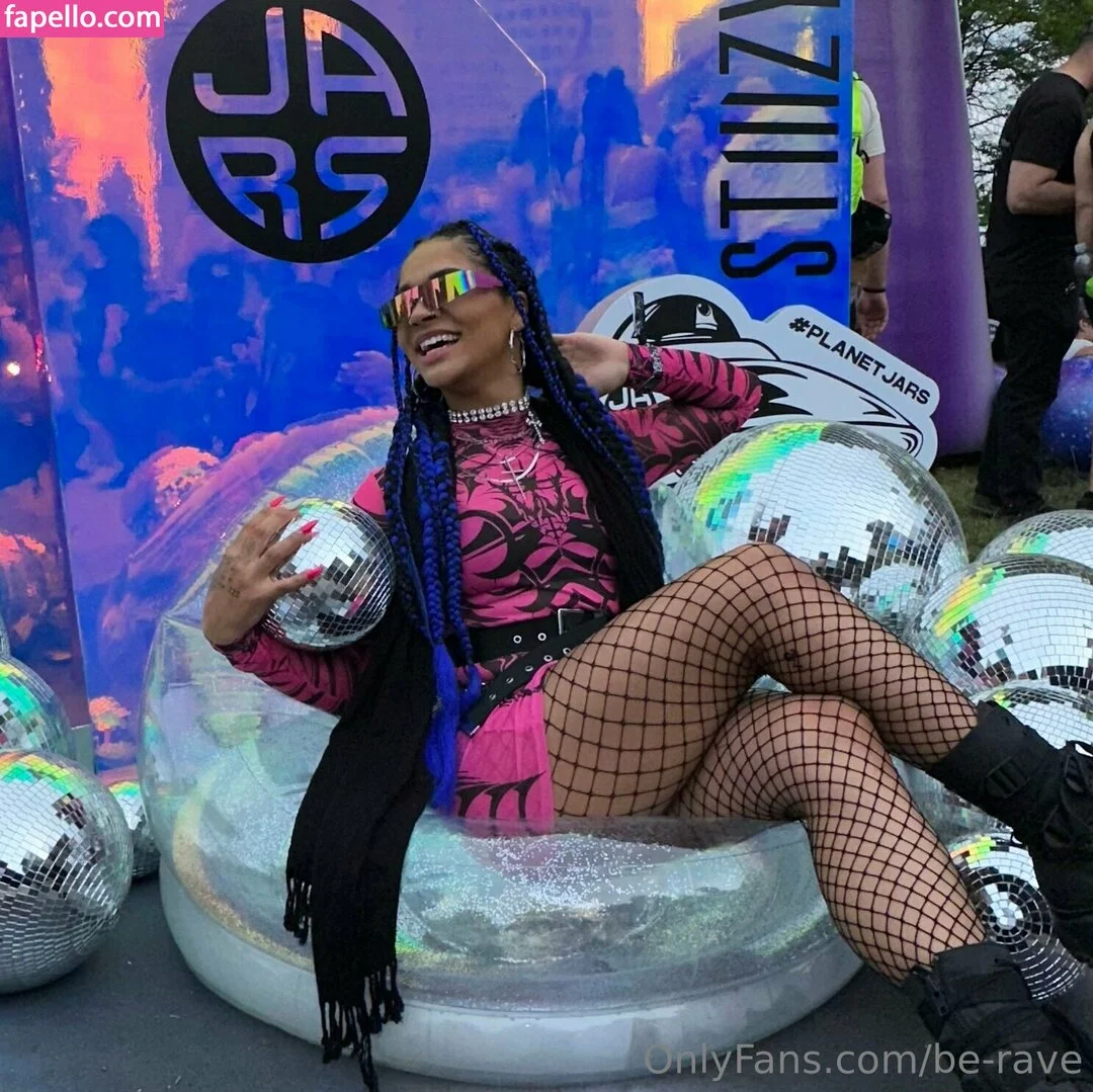 be-rave Onlyfans Photo Gallery 