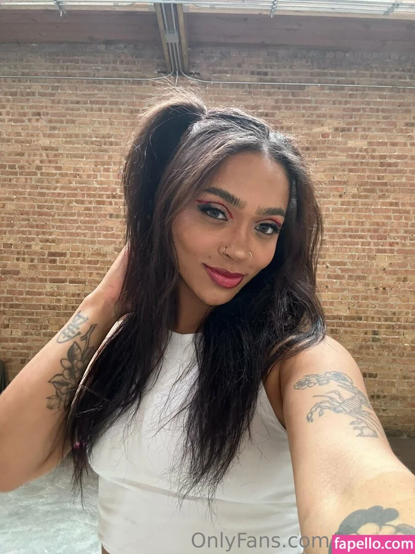 be-rave Onlyfans Photo Gallery 