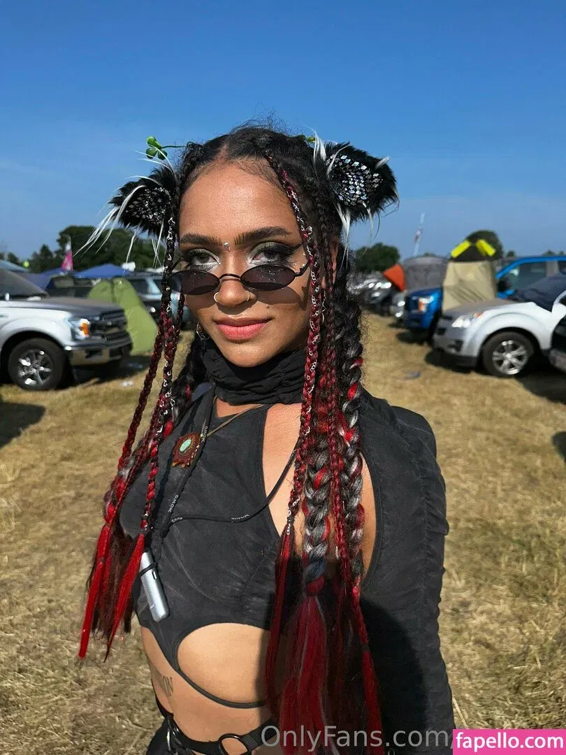 be-rave Onlyfans Photo Gallery 