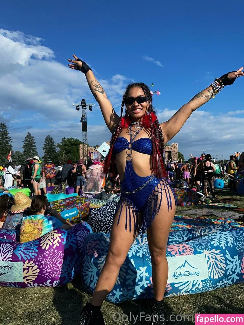 be-rave Onlyfans Photo Gallery 