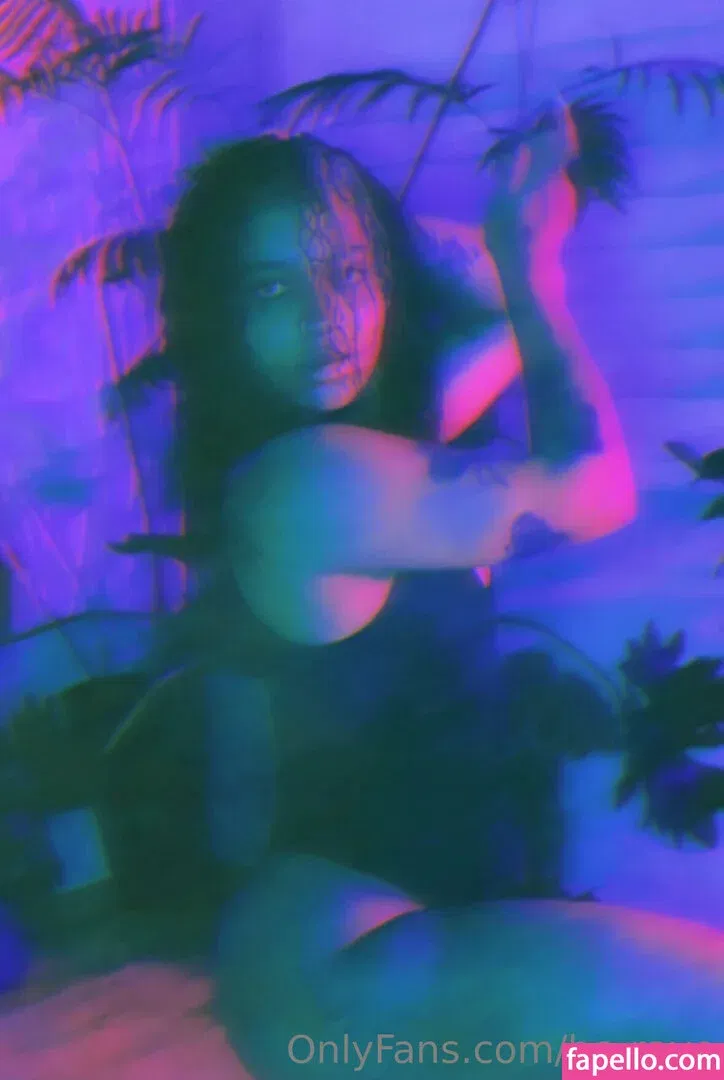 be-rave Onlyfans Photo Gallery 