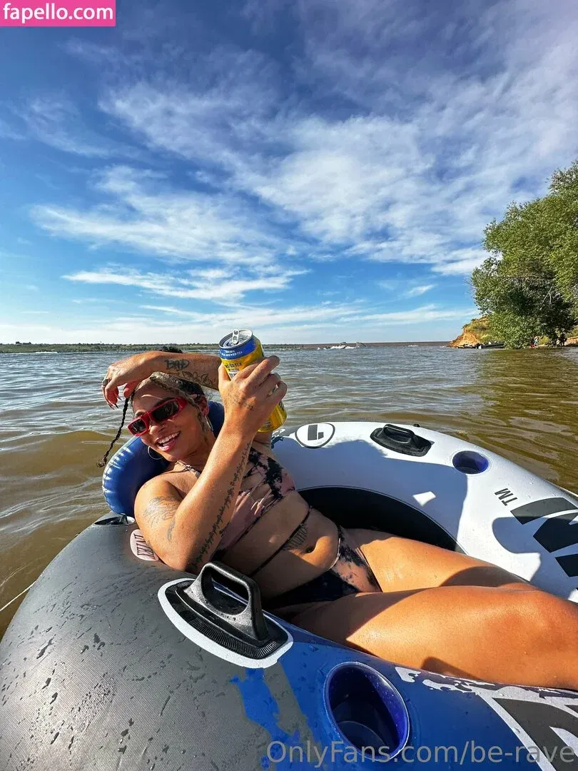 be-rave Onlyfans Photo Gallery 