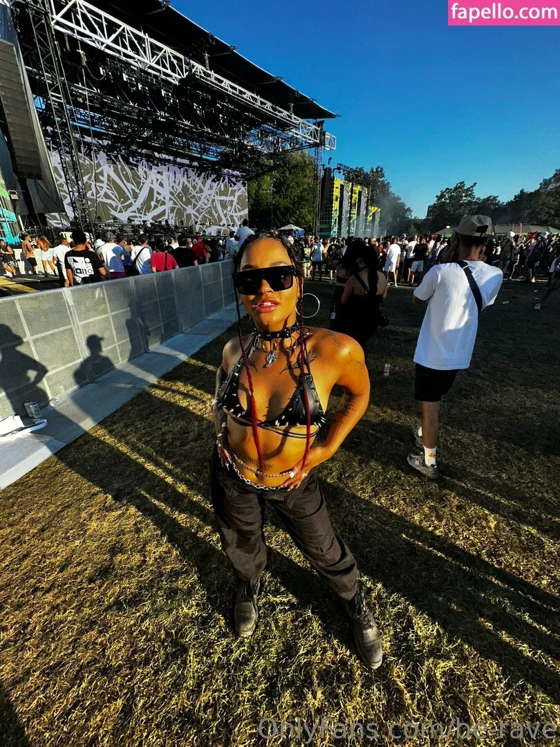 be-rave Onlyfans Photo Gallery 