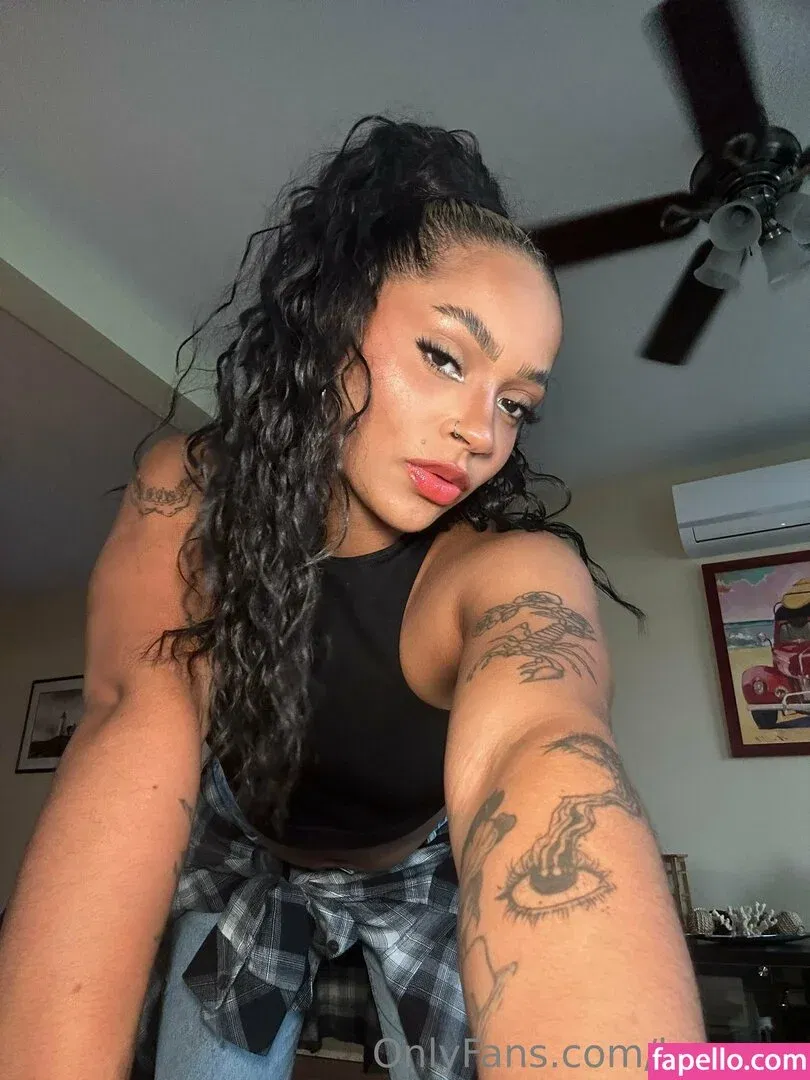 be-rave Onlyfans Photo Gallery 