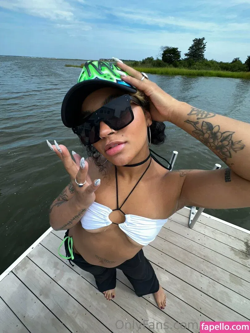 be-rave Onlyfans Photo Gallery 