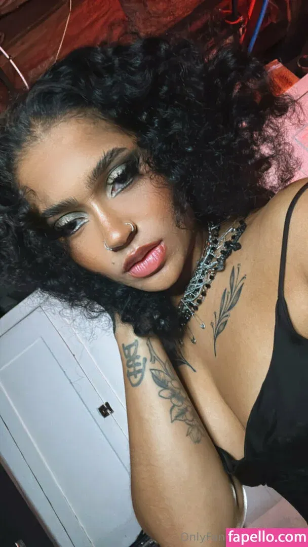 be-rave Onlyfans Photo Gallery 