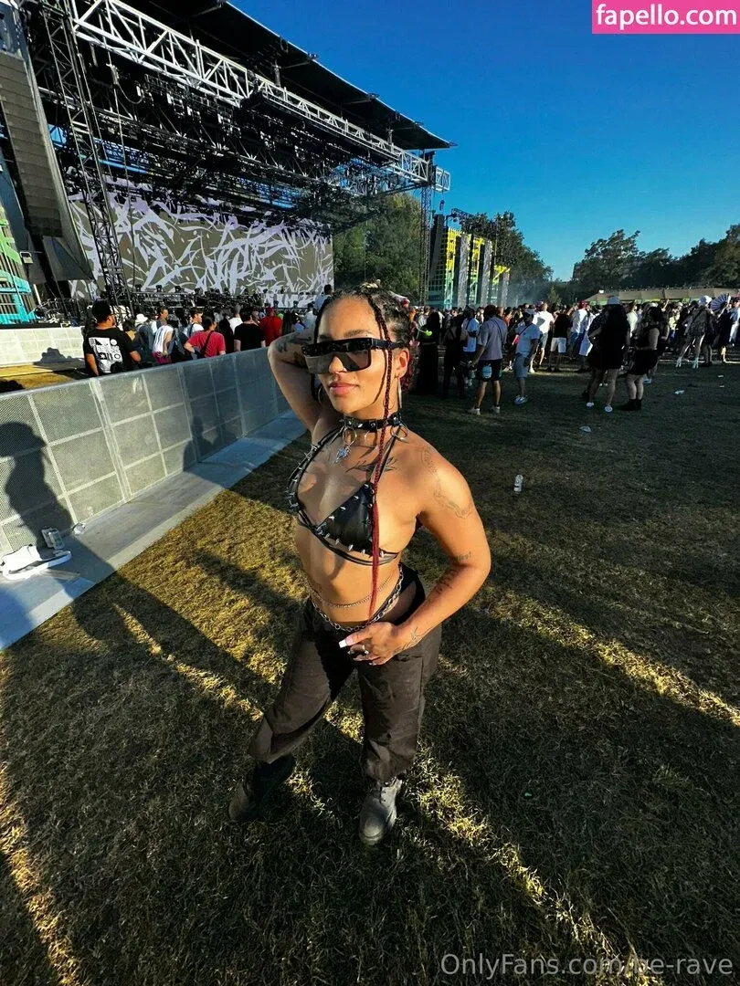 be-rave Onlyfans Photo Gallery 