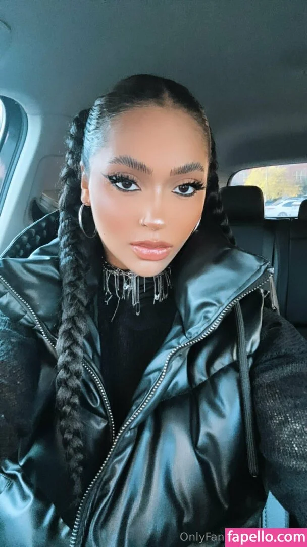 be-rave Onlyfans Photo Gallery 