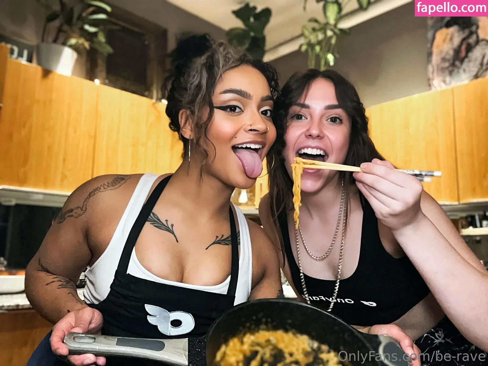 be-rave Onlyfans Photo Gallery 