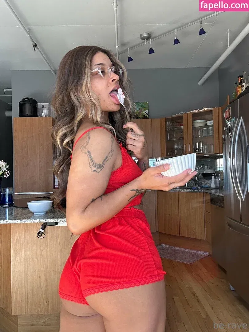 be-rave Onlyfans Photo Gallery 