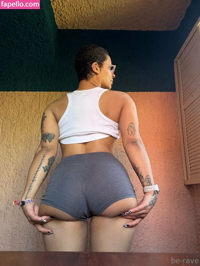 be-rave Onlyfans Photo Gallery 