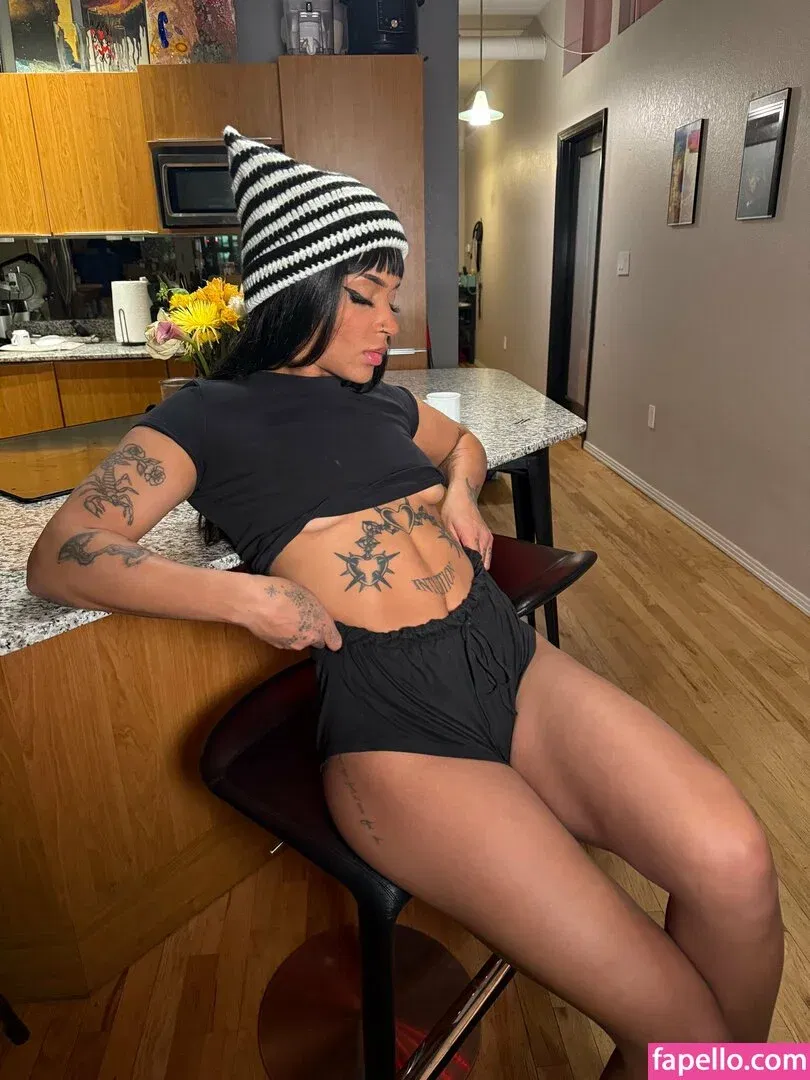 be-rave Onlyfans Photo Gallery 