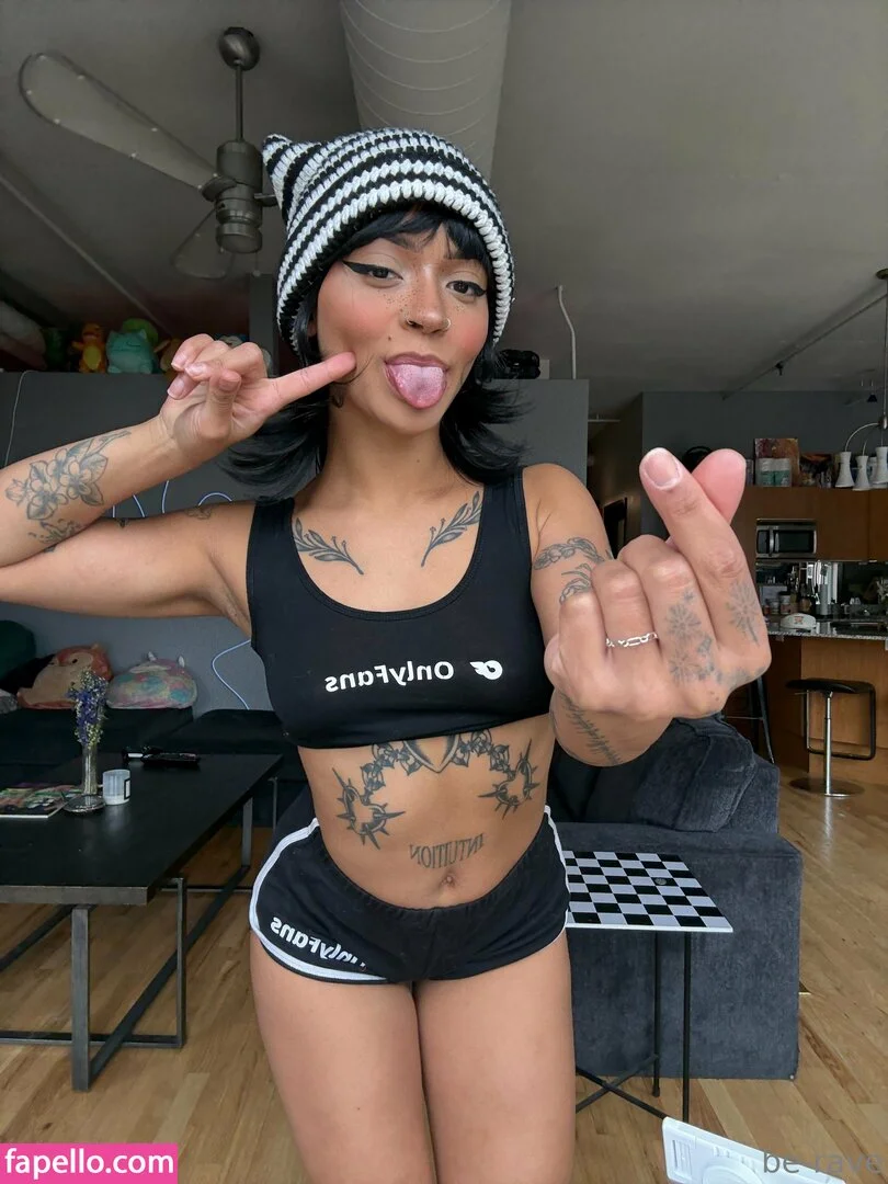 be-rave Onlyfans Photo Gallery 