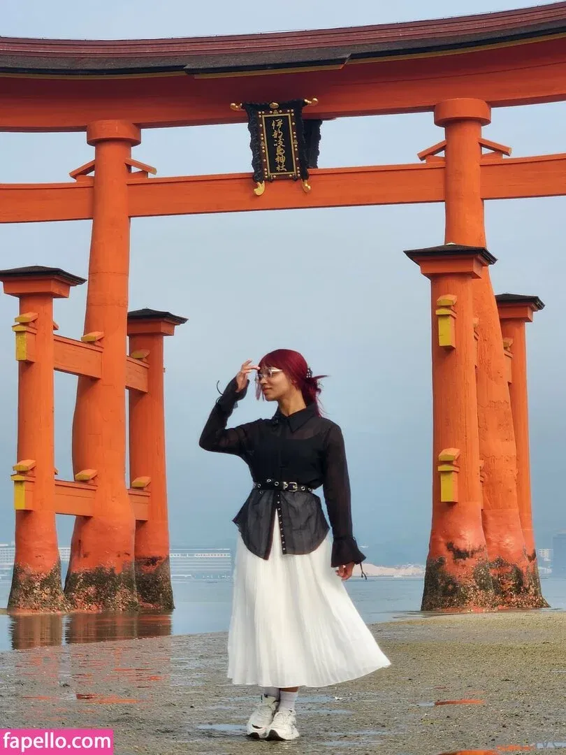 be-rave Onlyfans Photo Gallery 